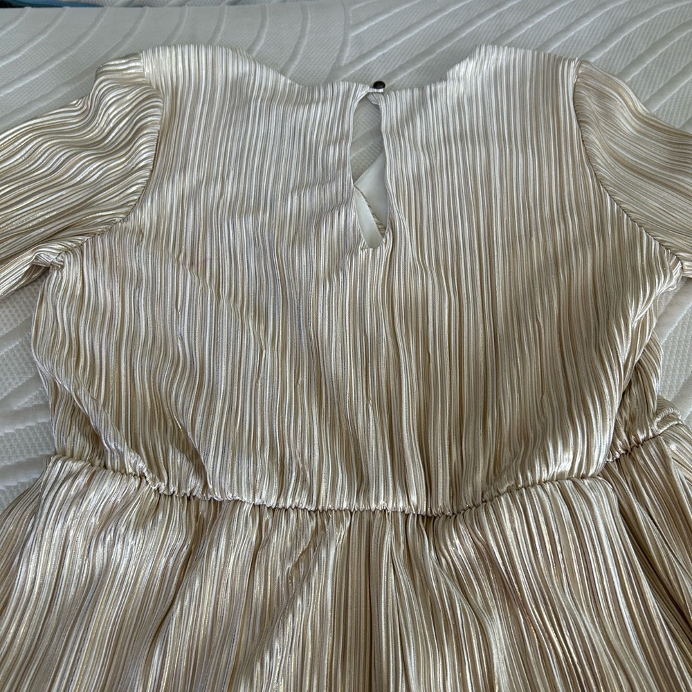 Rewind Elegant Gold Pleated Romper - Picture 10 of 12